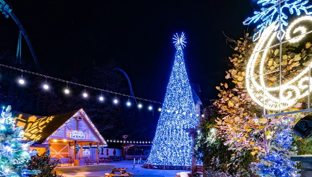 Dollywood Smoky Mountain Christmas Lights Show Pigeon Forge TN